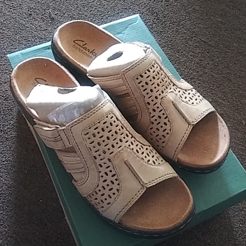 Clark's sandal for women brand new 1 and 1/4 inch